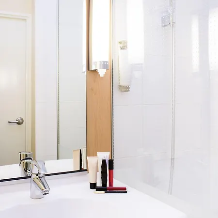 Ibis Centre 3*