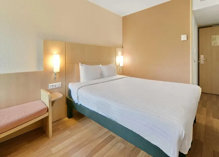 Hotel Centre Cathédrale 3*